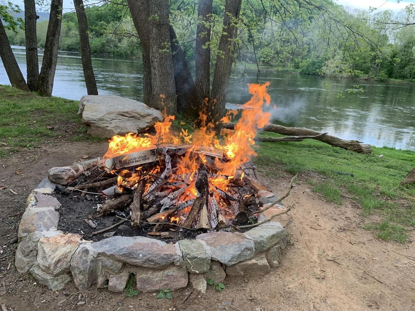 Bear Valley- Riverfront With Hot Tub! لوراي المظهر الخارجي الصورة