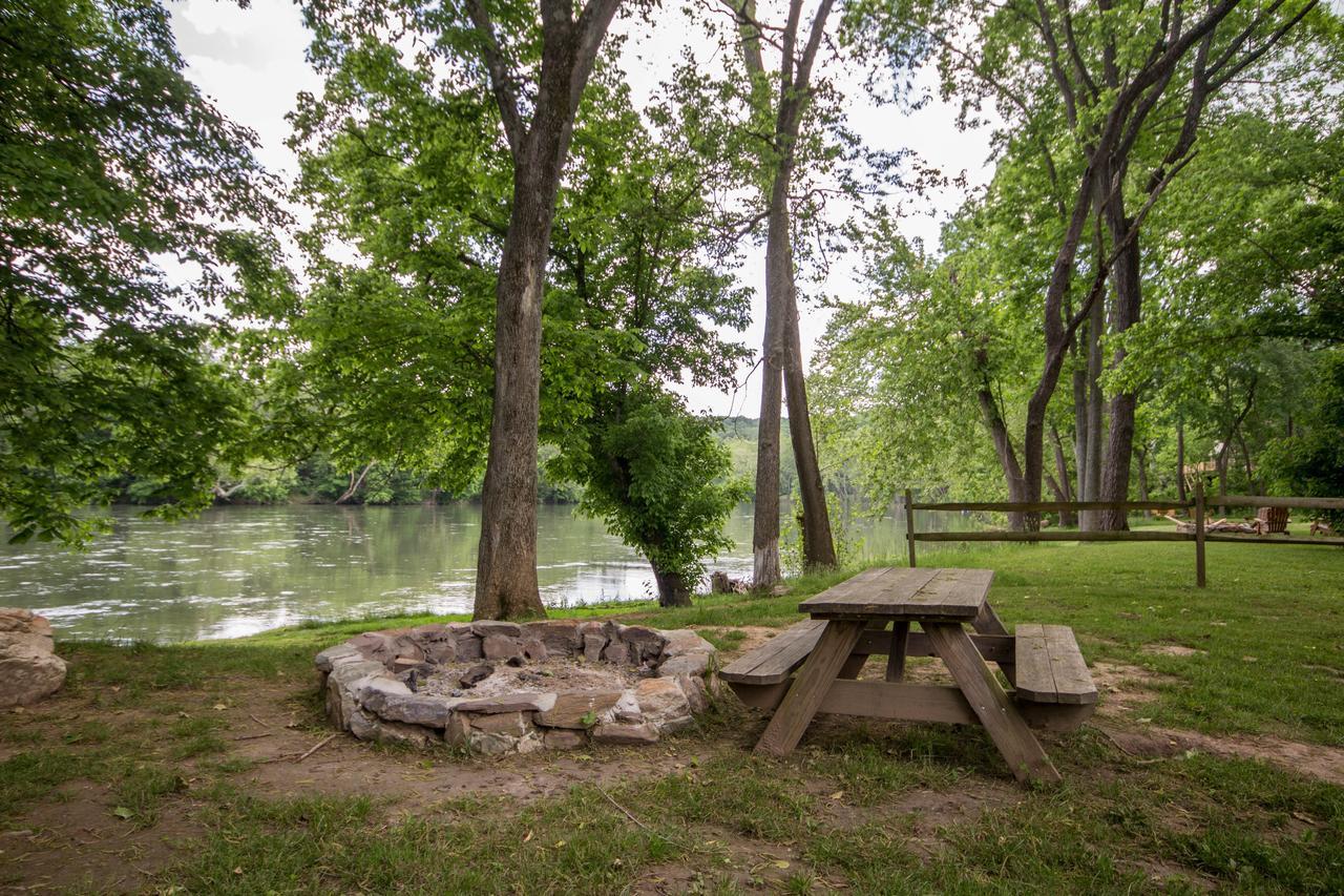 Bear Valley- Riverfront With Hot Tub! لوراي المظهر الخارجي الصورة